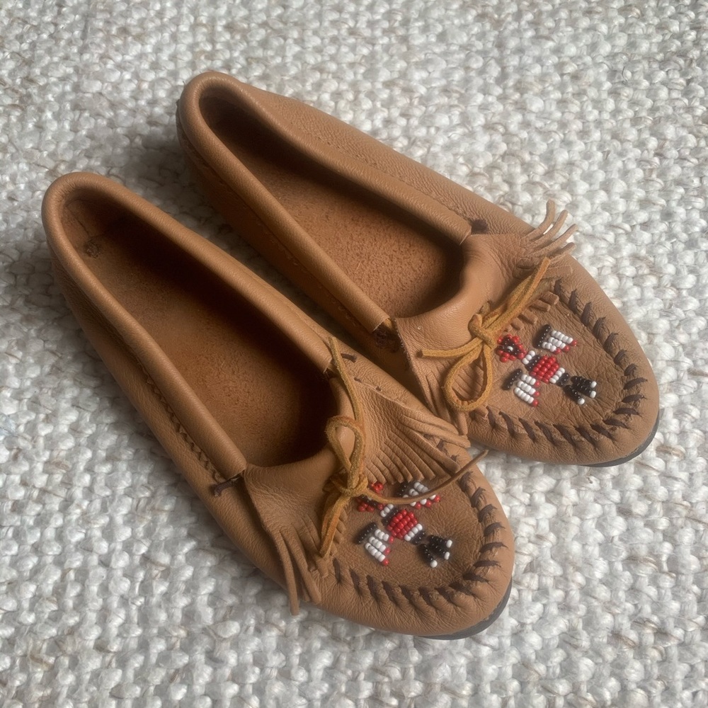 Minnetonka Moccasin Women’s Thunderbird Size 8